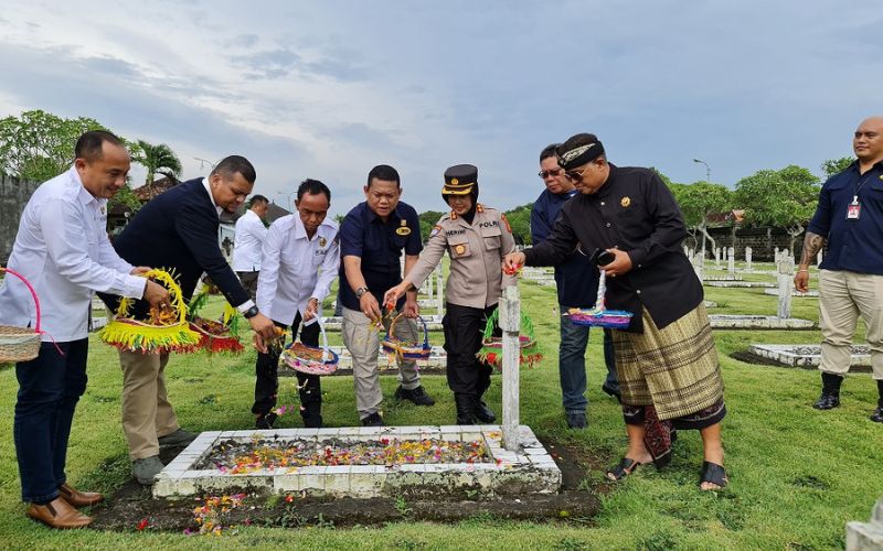 DPD APSI Provinsi Bali mengadakan ziarah rombongan ke Taman Makam Pahlawan Pancaka Tirta