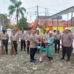 Satpam Berikan Bansos